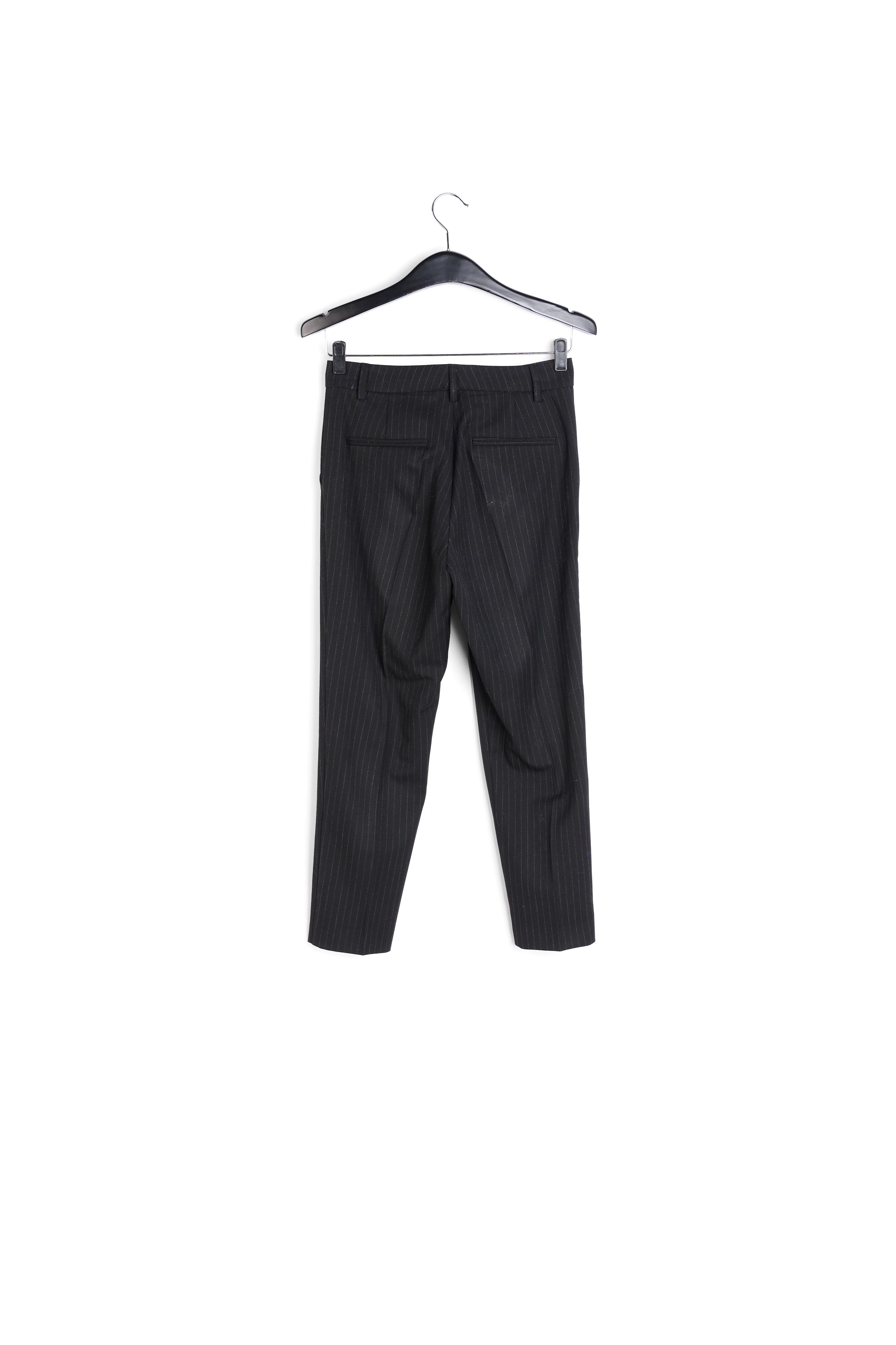 Zwarte, geklede broek met fijn streepmotief RE—SSENTIEL tweedehands photo 2