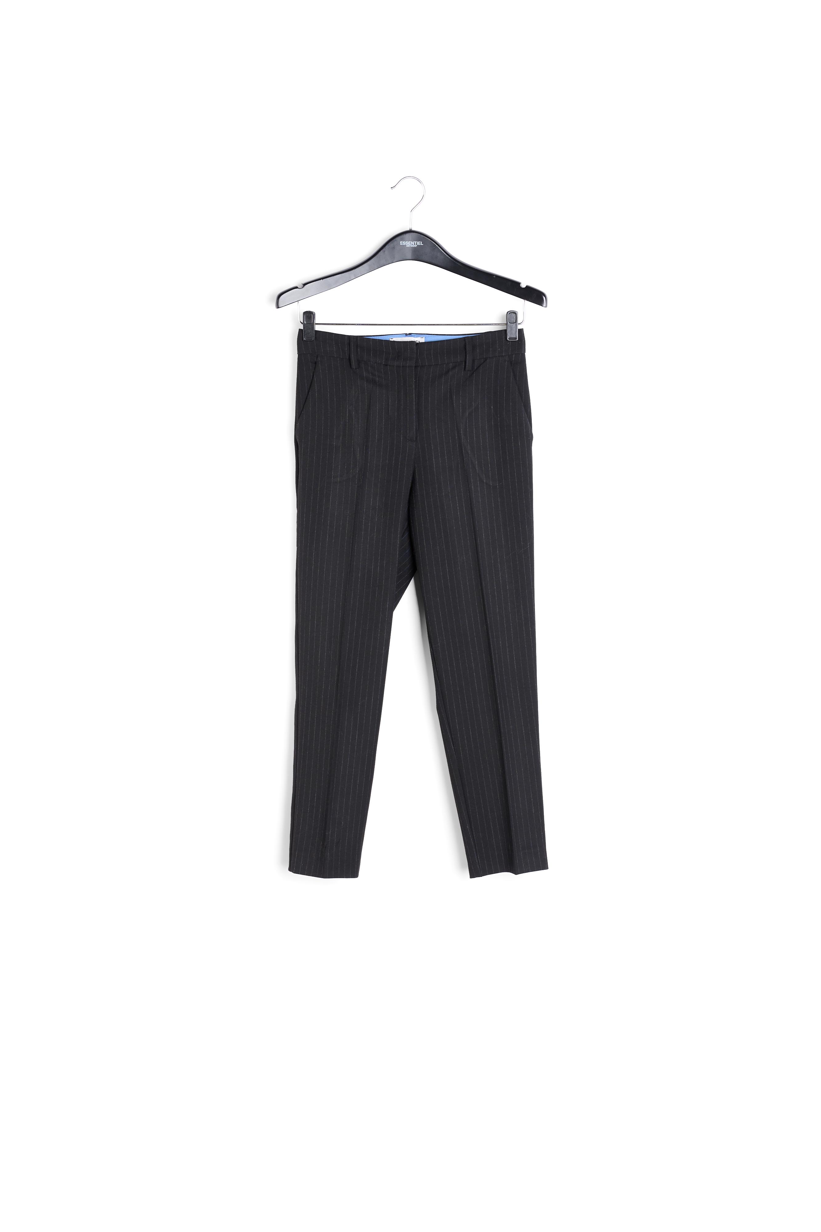 Zwarte, geklede broek met fijn streepmotief RE—SSENTIEL tweedehands photo 1