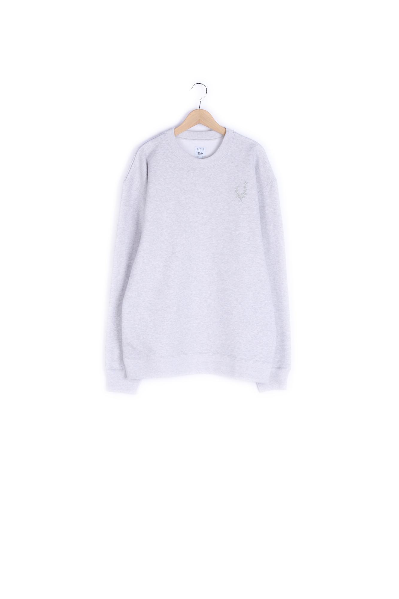 Pull chaud en laine upcyclé par Tilli Aigle seconde main photo 1