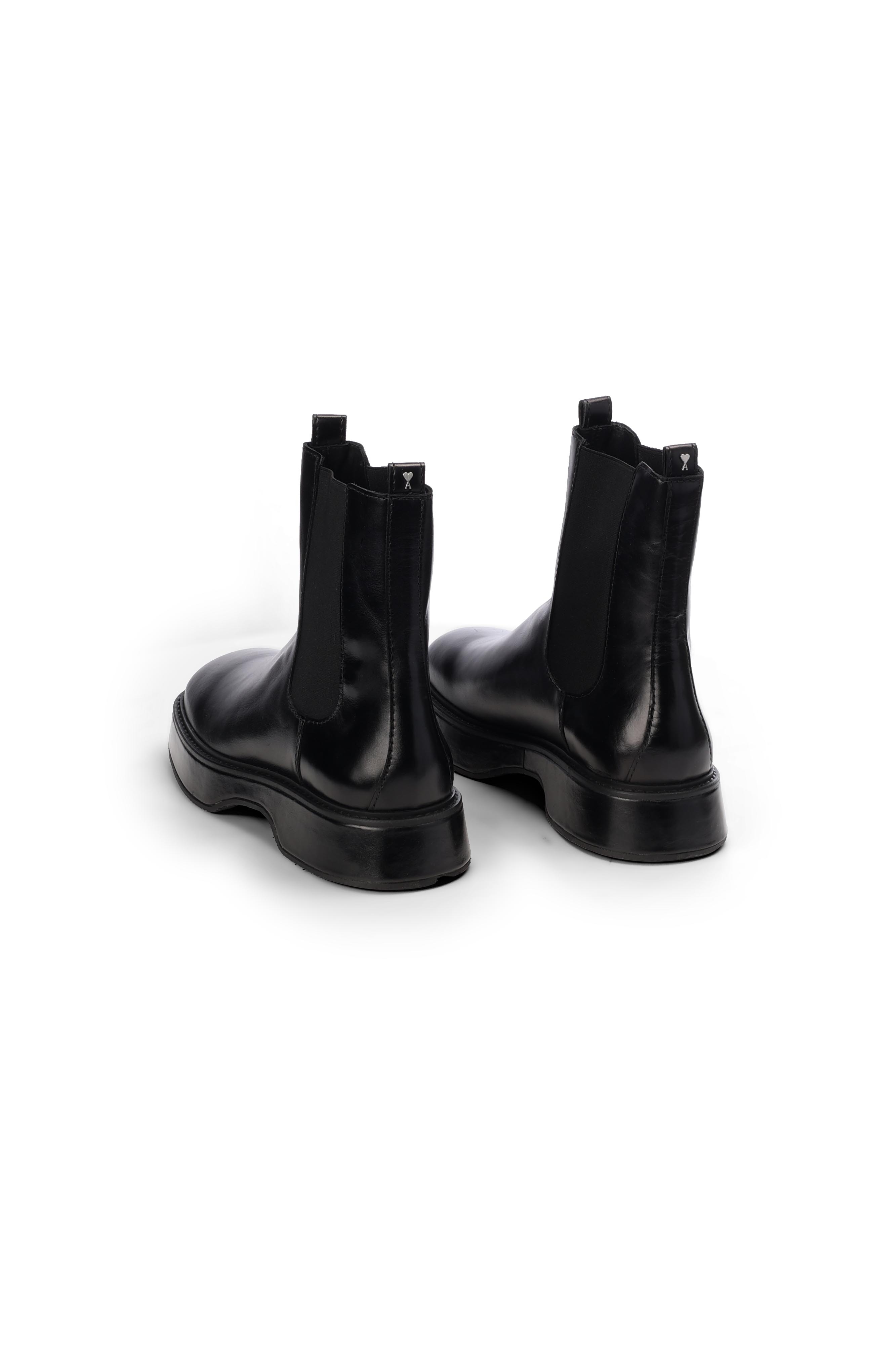 Square toe chelsea boots