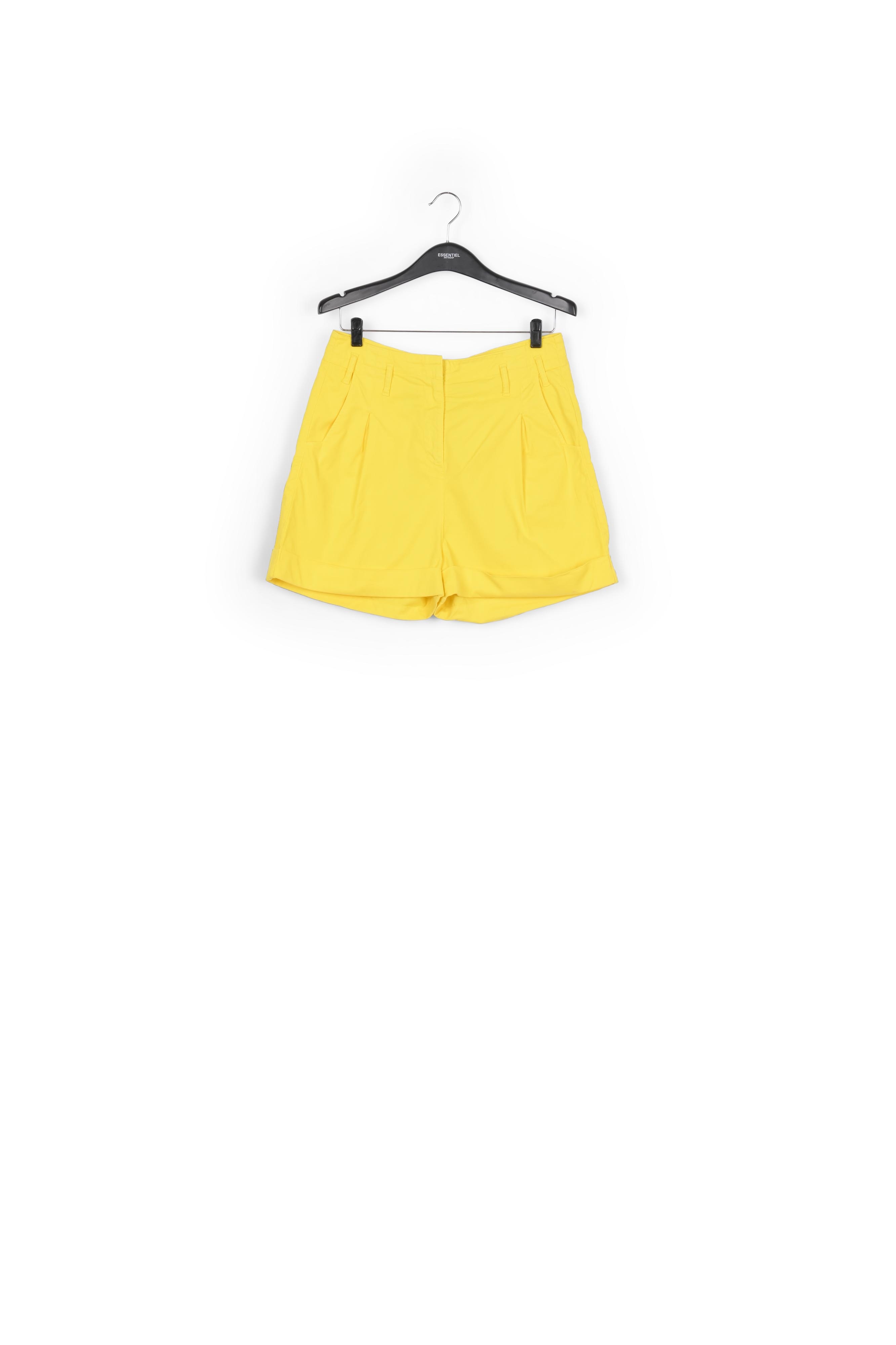 Photo produit Short jaune à  taille haute numéro 0