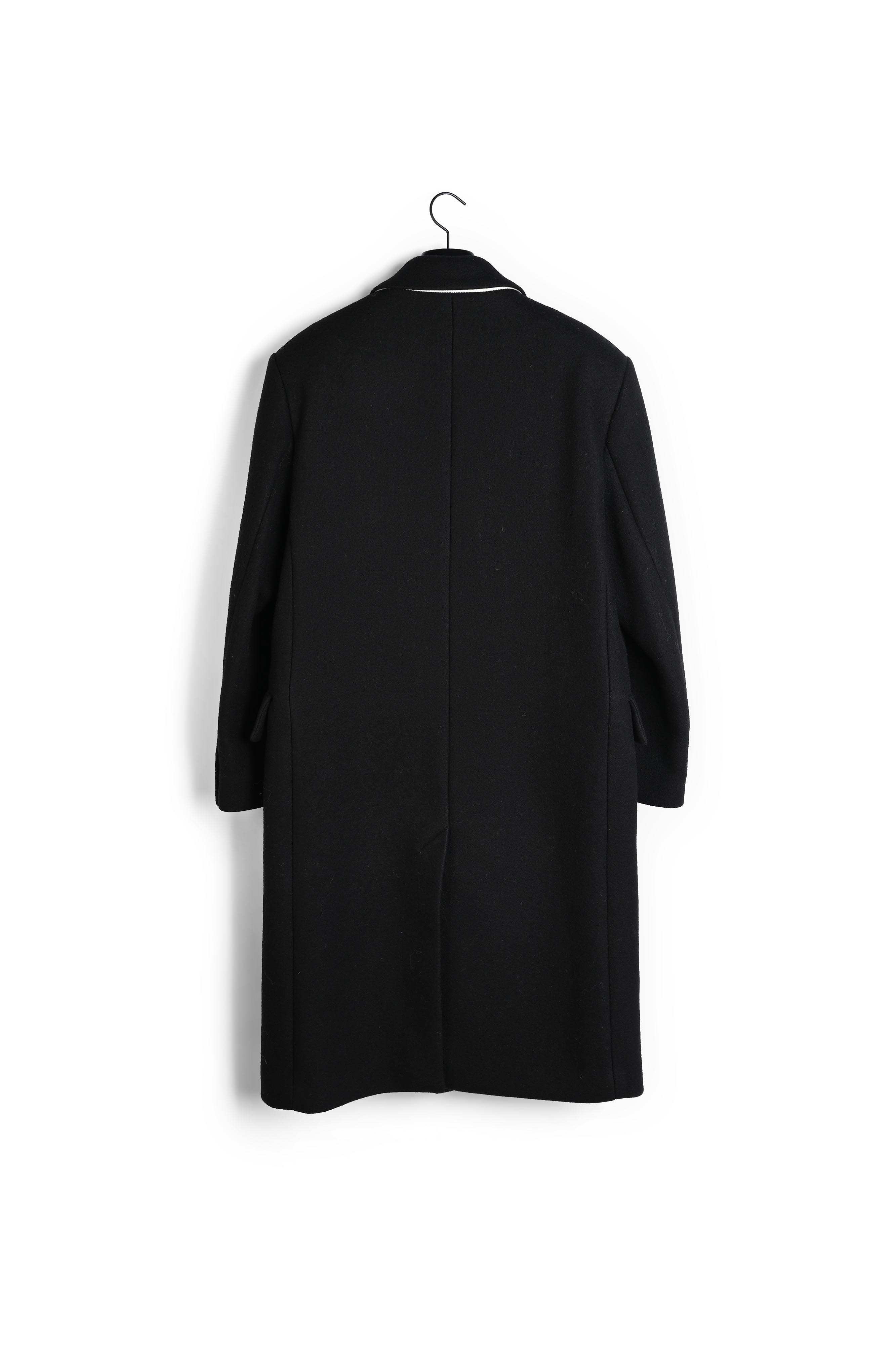 Oversize two buttons coat