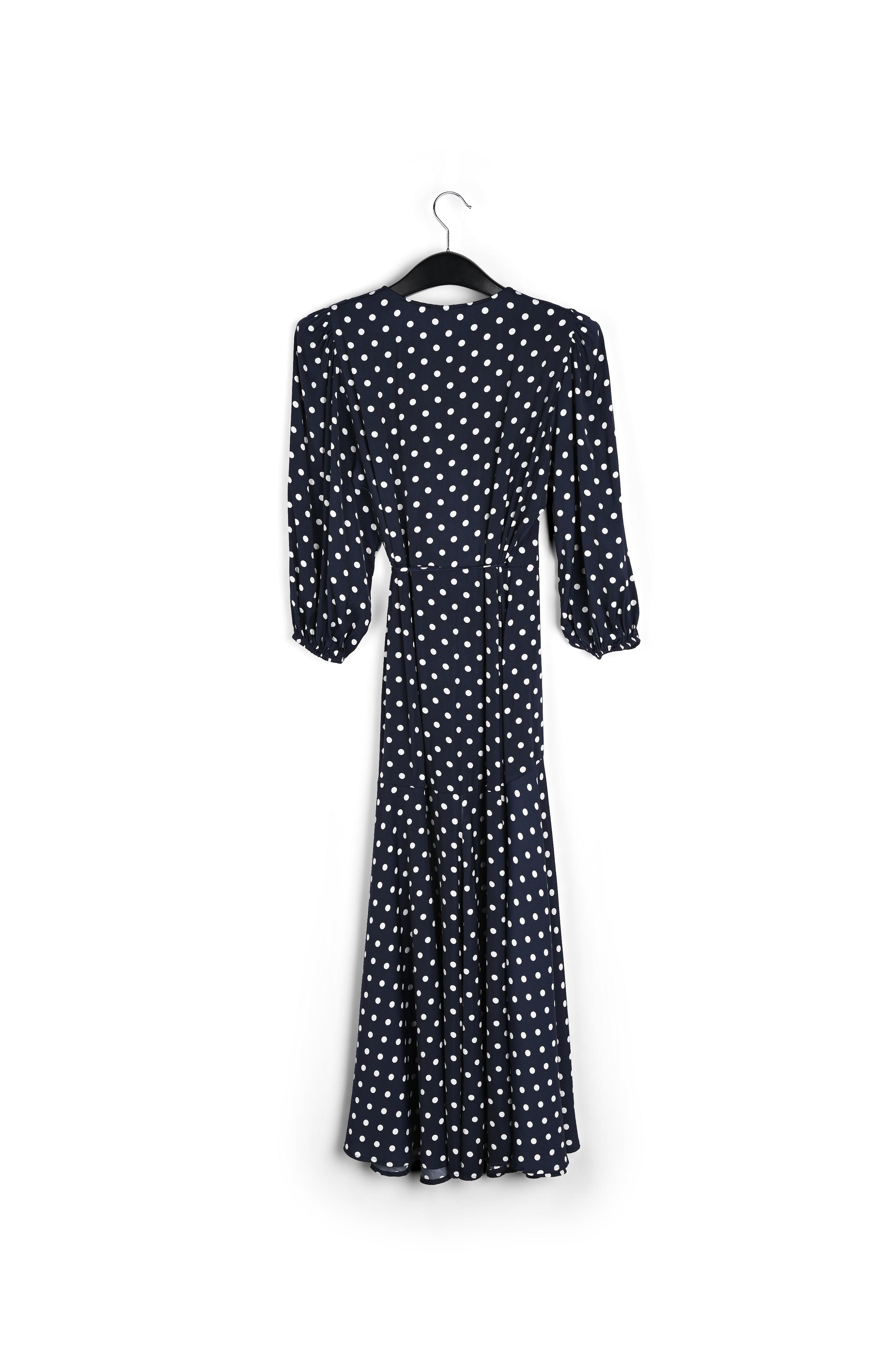 Robe maxi portefeuille bleu foncé à pois RE—SSENTIEL seconde main photo 2