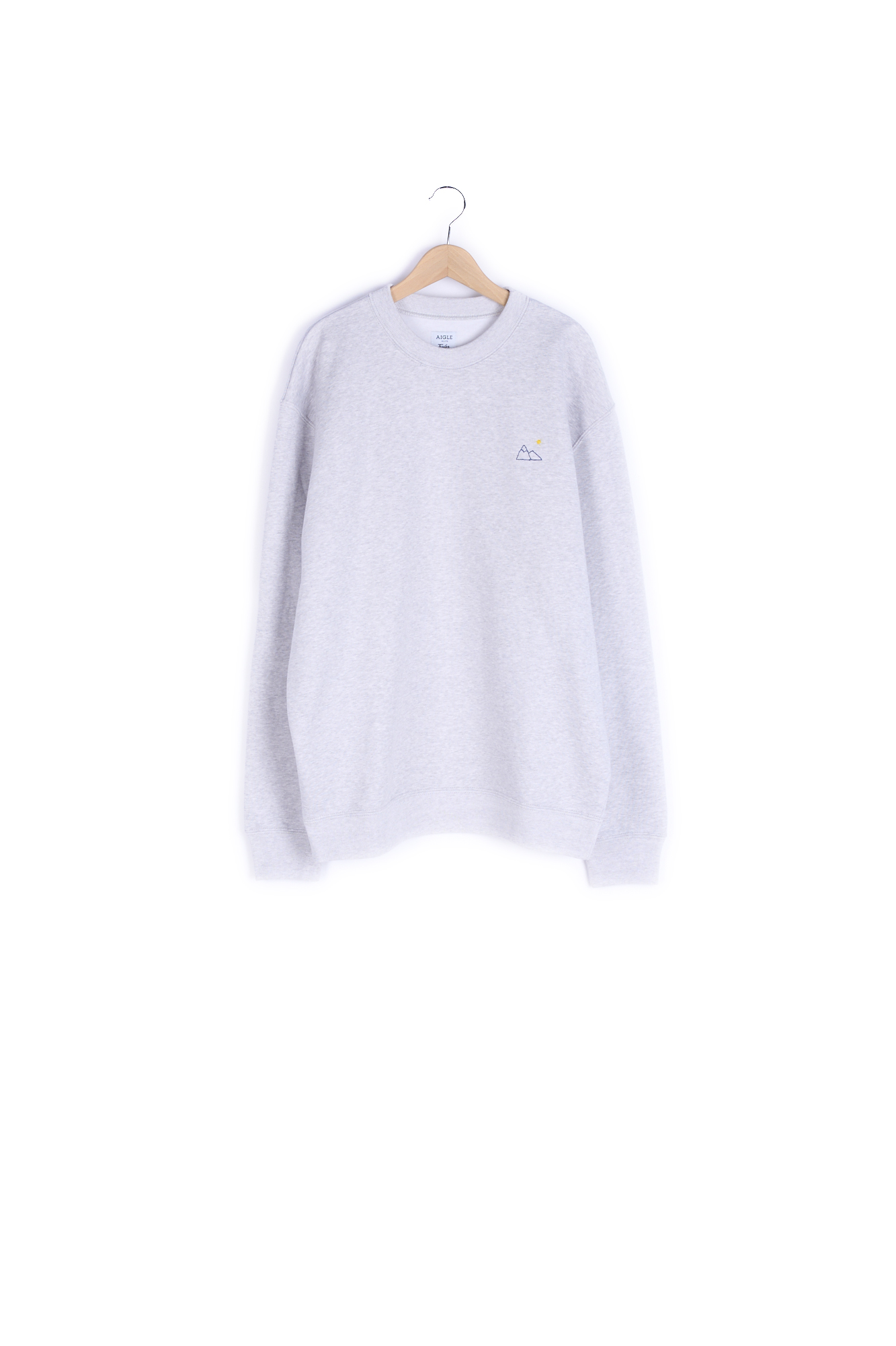 Pull chaud en laine upcyclé par Tilli Aigle seconde main photo 1